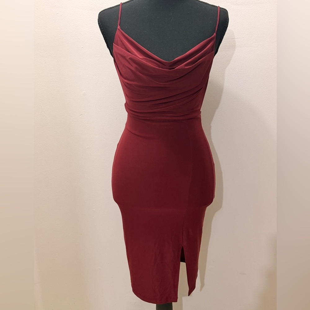 Elegant Backless Burgundy Midi Dress